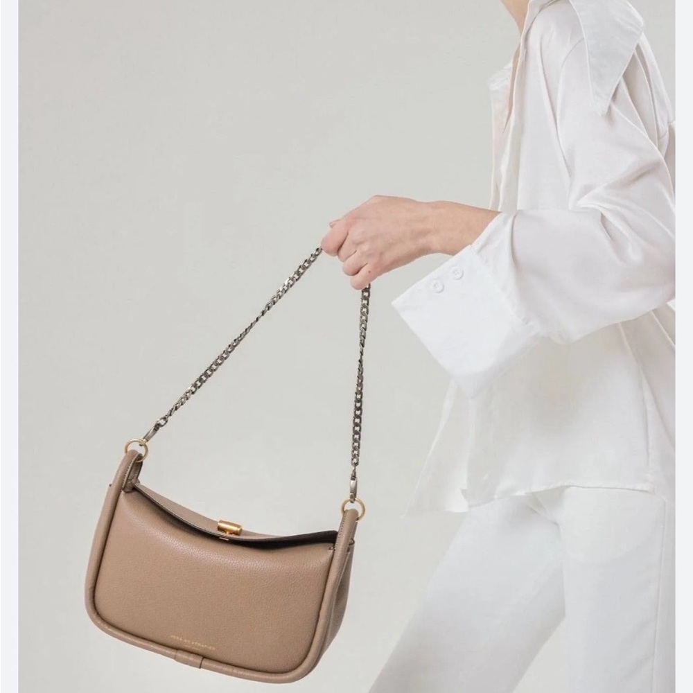 Never used Verafied Étoupe shoulder bag with extra strap.